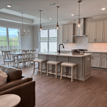 Choosing New Construction vs. Buying an Existing Home