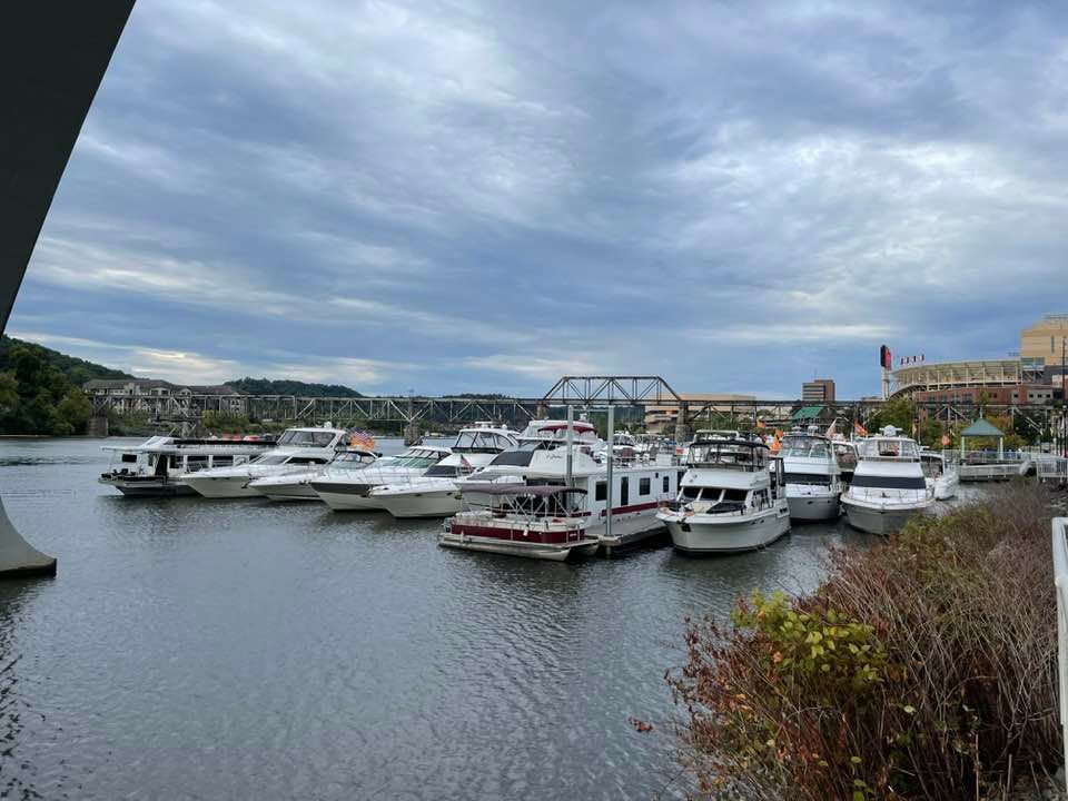 Boating on Fort Loudon Lake